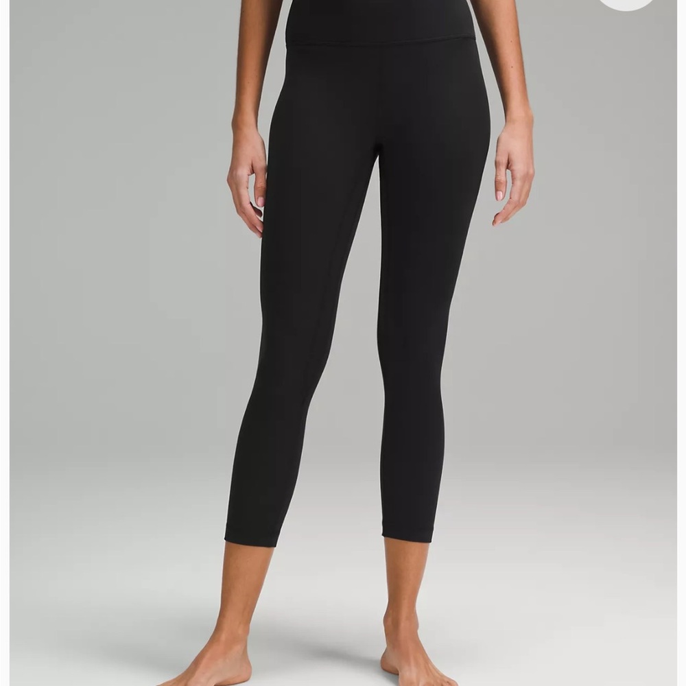 Lululemon - Picture 3 of 3